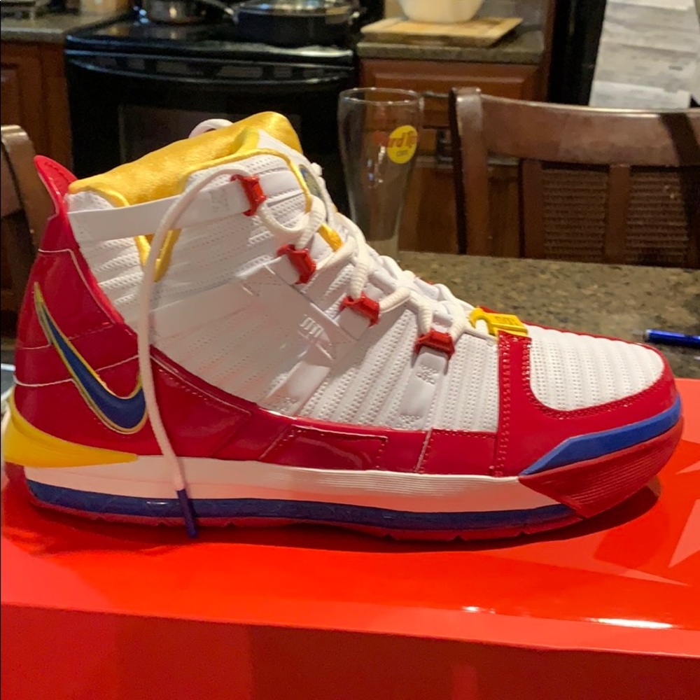 Zoom lebron lll men’s 10.5